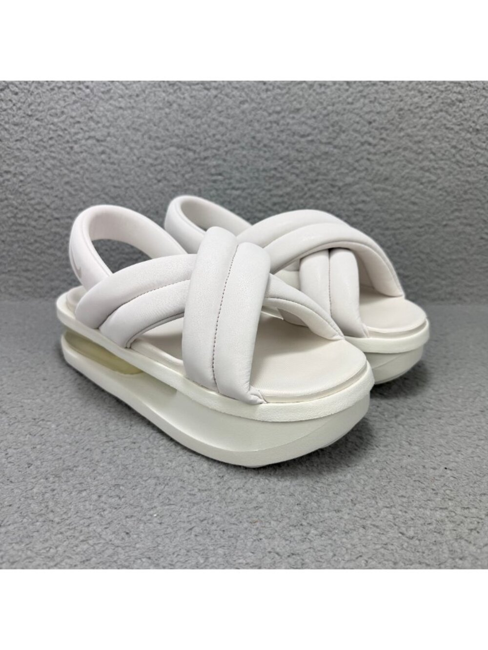 Nike Air Max Isla Sandals Womens 9 Shoes Summit White Platform Chunky Slingback